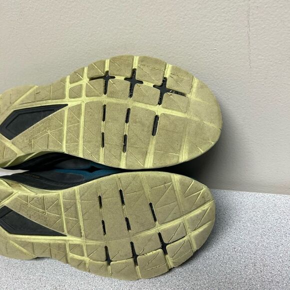 Hoka one one profly Mach 4 size 8.5 - Picture 7 of 8